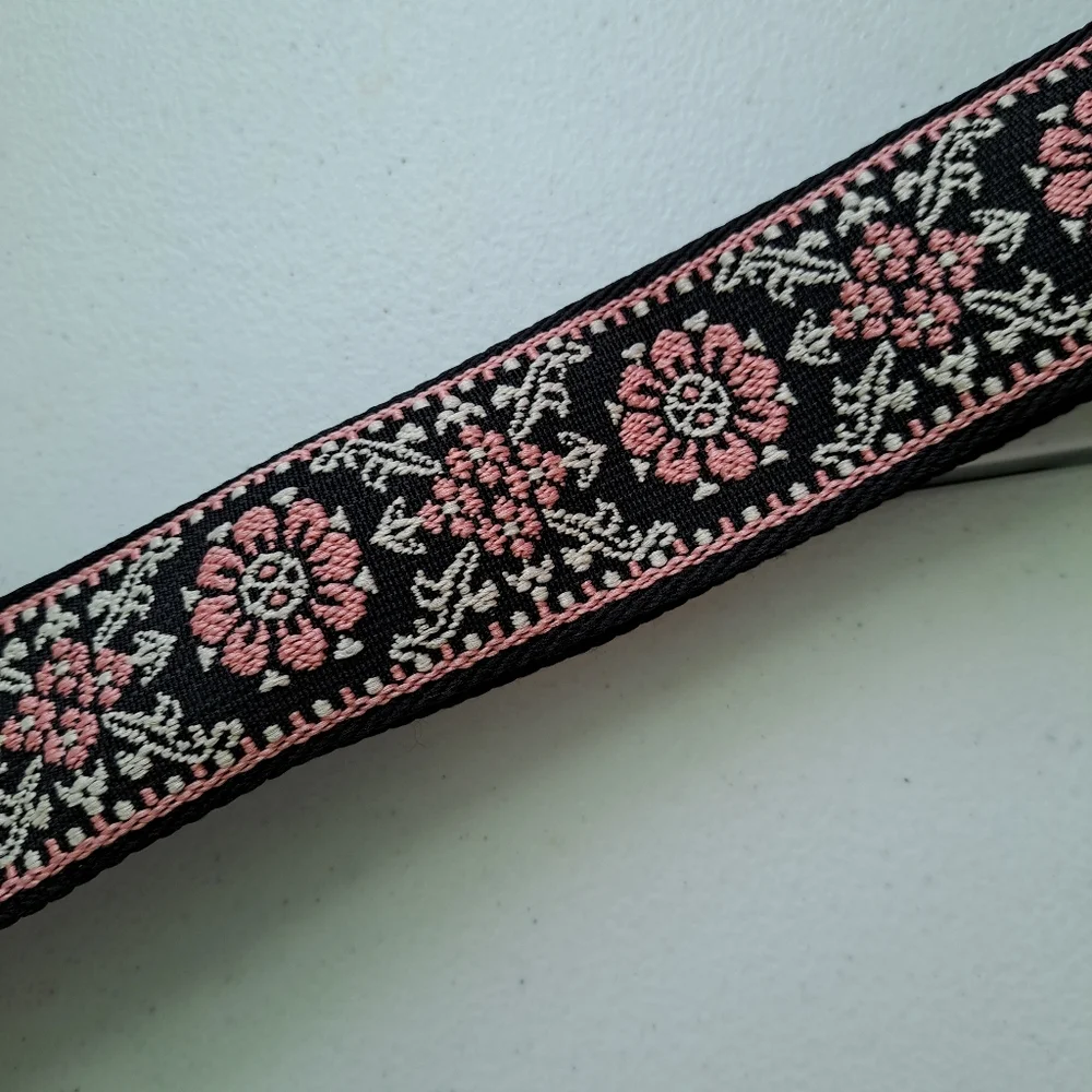 Stylish Black Leather Shoulder Bag with Embroidered Strap - Picture 2 of 6